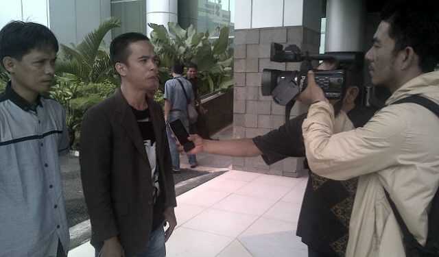 KETUA NCW SUMSEL ZAKKY DI DAMPINGI LAHAT DODO ARMAN WAWANCARA INES TV